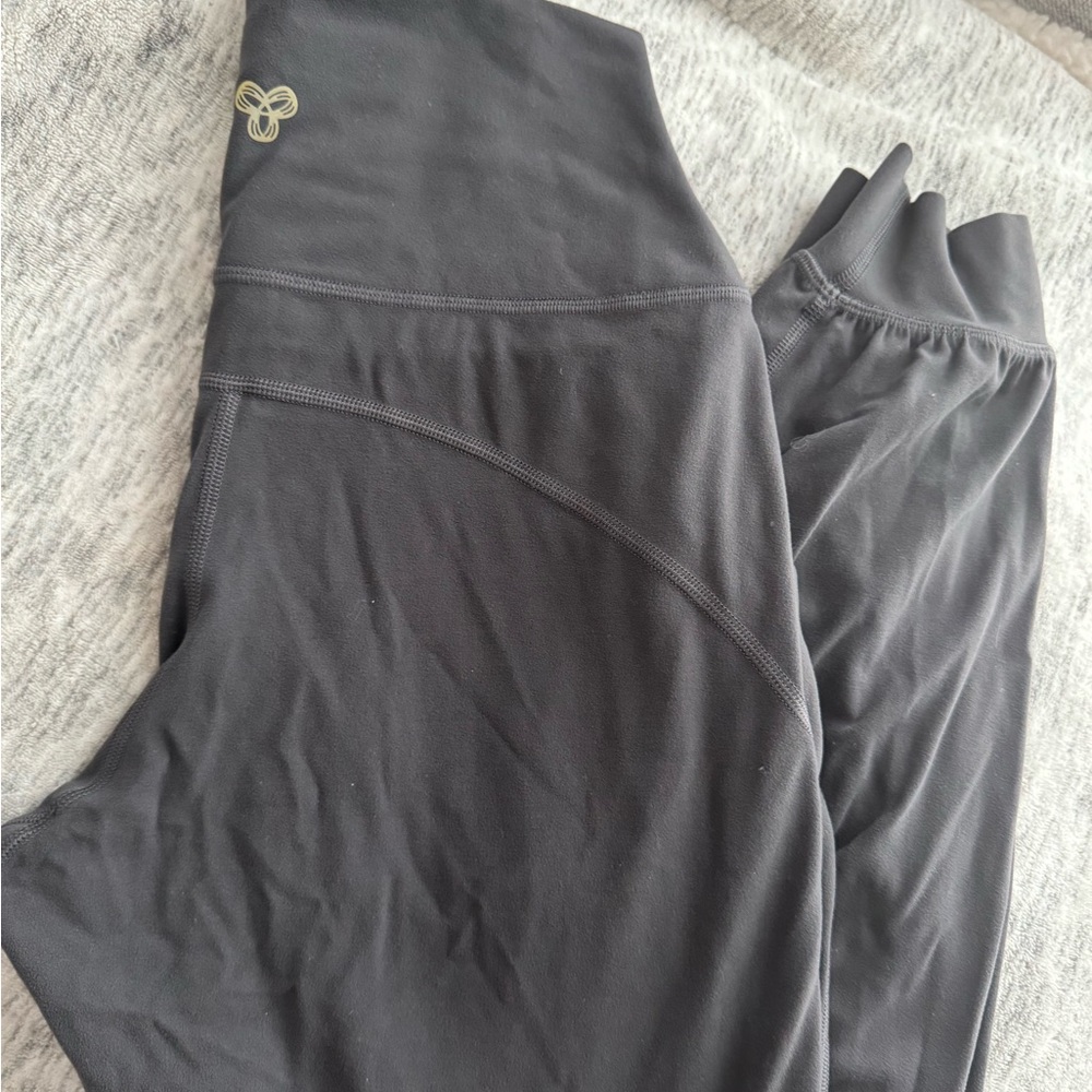 Aritzia TNA GOLDEN dark grey butter joggers with pockets